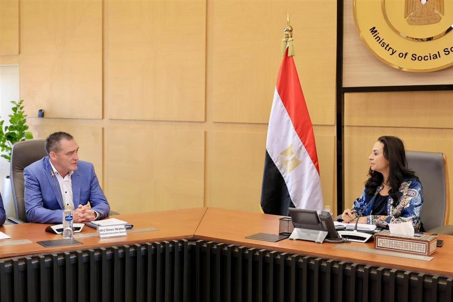وزيرة التضامن تبحث مع أوتوبوك الألمانية توطين صناعة الأطراف الصناعية وزيرة التضامن تبحث مع أوتوبوك الألمانية توطين صناعة الأطراف الصناعية